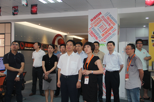 國(guó)家發(fā)改委體改司司長(zhǎng)孔涇源詢問(wèn)平臺(tái)運(yùn)作情況